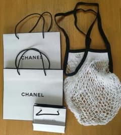 CHANELファクトリー5 ノベルティメッシュバッグ&ショップバッグ3つのサムネイル