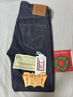 新品 Levi
