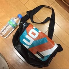 【美品】コンバース メッセンジャーバッグのサムネイル