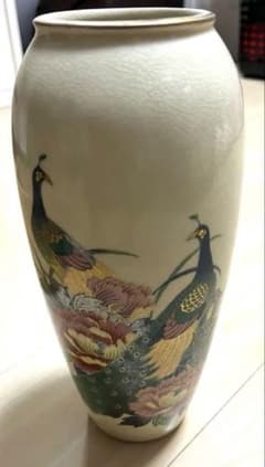 九谷焼 花瓶 孔雀 牡丹 貫入釉 共箱 栞付き 壺 飾壺 - メルカリ