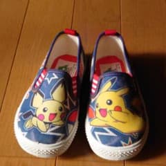 値下げ！！キッズシューズ　スリッポン　ポケモン　15センチのサムネイル