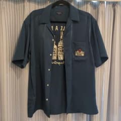 青いポケット付きカジュアルシャツのサムネイル