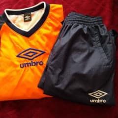 umbro ピステ上下 オレンジ/ネイビーセットアップスポーツウェアO