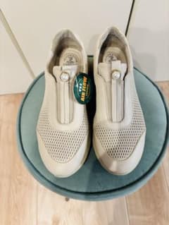 VENUS ベージュ メッシュスニーカー 新品　23.5cmのサムネイル