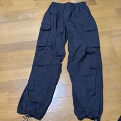 カーゴパンツ ブラック ドローコード付のサムネイル