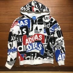 マッシュ様専用　試着のみ　アディダスオリジナルス　総柄パーカー　adidasのサムネイル