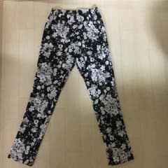 ☆花柄ストレッチパンツ☆女の子140のサムネイル