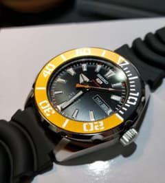 SEIKO　セイコー5スポーツ　オレンジベゼルのサムネイル