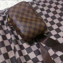 ルイヴィトン ボディーバック 正規品のサムネイル