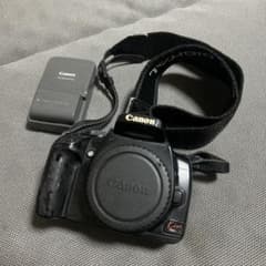 Canon EOS Kiss X5 デジタル一眼レフカメラのサムネイル