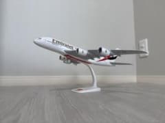 エミレーツ航空A380 1:200スケール模型飛行機 - メルカリ