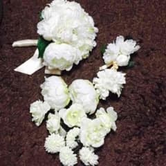 ブーケ ブートニア 花飾りのサムネイル