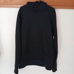 THE NORTH FACE ブラック エンボスロゴ入り　フード付きパーカーのサムネイル
