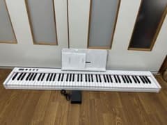 美品 NikoMaku SWAN-S 電子ピアノ 88鍵盤 ホワイト 軽量モデル - メルカリ