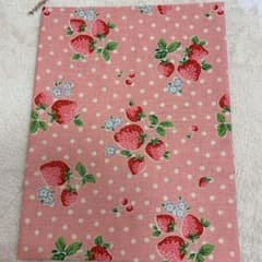 ♦️very  cotton♦️   ピンクいちご  ✩°。⋆♡*°③  シーチングのサムネイル