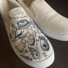 アーティスト手書き タトゥー風デザイン スリッポン - メルカリ