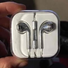 iPhone純正型イヤホンのサムネイル