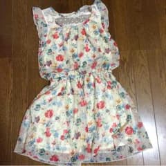 お値下げしました( ^ω^ )花柄ワンピースのサムネイル