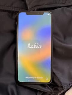 iPhone 11 pro 256GB SIMフリーのサムネイル