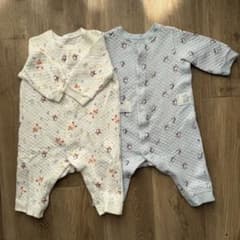 【manna様専用】UNIQLO ペンギン柄キルトロンパース　70 2点セットのサムネイル