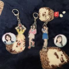 乃木坂46 アクリルキーホルダー 缶バッジ セットのサムネイル