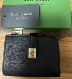 専用【メルカリ便送料込】TOD'S ケイト 二つ折り財布 ブラック Kate Spade 二つ折り財布 ブラック - メルカリ