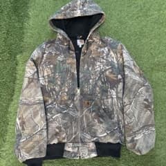 Carhartt 迷彩柄 アクティブジャケット 125周年　リアルツリー Carhartt 迷彩柄 アクティブジャケット 125周年 リアルツリー - メルカリ