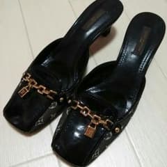 LOUIS VUITTON　パンプスのサムネイル