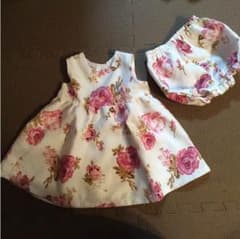 【専用】可愛いバラ柄ワンピース 結婚式や記念日などにも♪のサムネイル