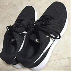 NIKE スニーカーのサムネイル