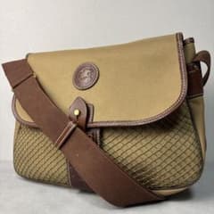 良品✨HUNTING WORLD サファリトゥデイ メッセンジャーバッグ - メルカリ