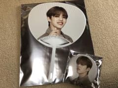 SEVENTEEN 缶バッジ うちわのサムネイル
