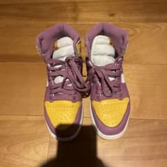 23.5㎝　　NIKE Air Jordan 1 High パープル イエローのサムネイル
