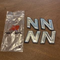 ニューバランス、「N」パーツ、シルバー（4枚セット）のサムネイル