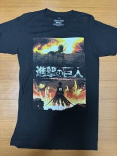 Attack Titan Season 1 T-shirt, Black