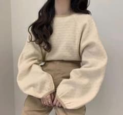 【週末限定お値下げ中】lawgy ベージュニットのサムネイル
