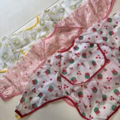 【新品未使用】お食事エプロン 長袖 3枚セットのサムネイル