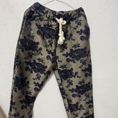 花柄スラックス ベージュとネイビーのサムネイル