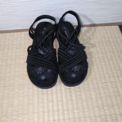 SKECHERS メモリーフォーム サンダル ブラックのサムネイル
