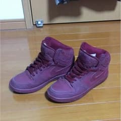 NIKE スニーカーのサムネイル