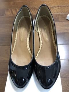 エナメルパンプス 黒のサムネイル