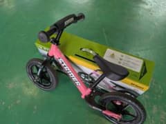 STRIDER ストライダー バランスバイク ピンク 12sportのサムネイル