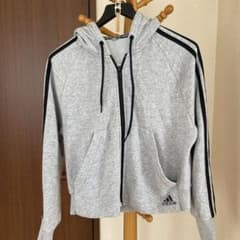 adidasパーカーのサムネイル