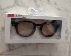 UNIQLO サングラス ウェリントン 37 BROWNのサムネイル