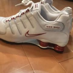 NIKE SHOX スニーカーのサムネイル