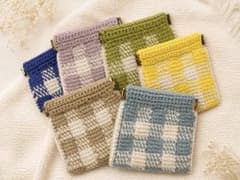 ハンドメイド かぎ針編み チェック柄ポーチのサムネイル