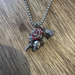 JUSTIN DAVIS SACRED ROSE A ペンダントトップ - メルカリ