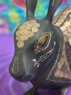 海外購入マレーシア製、金属手彫り ウサギ置物 ハンドメイド 約20㎝希少 民工芸のサムネイル