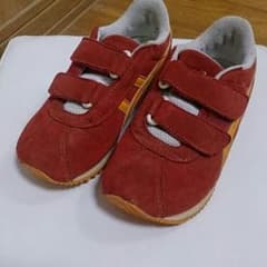 子供靴のサムネイル