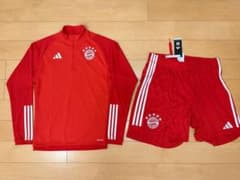 FCバイエルン・ミュンヘン ハーフジップジャージ新品3XL 短パンセットのサムネイル